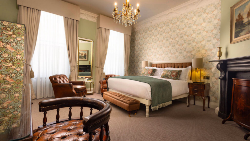 Deluxe Double Bedroom